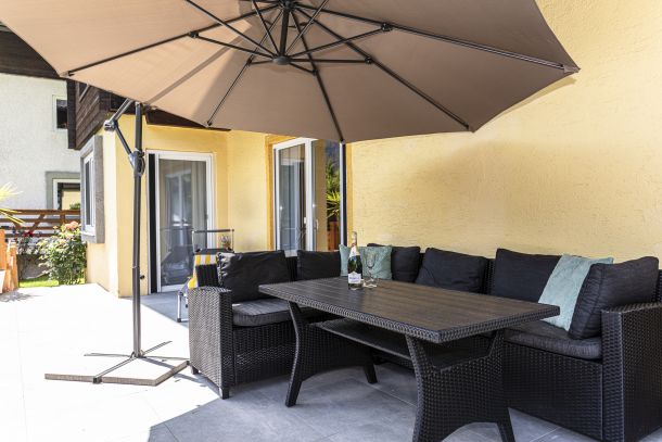 Essplatz auf der Terrasse der Klamm Lodge
