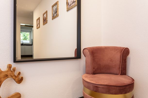 Gemütlicher Lesebereich der Klamm Lodge