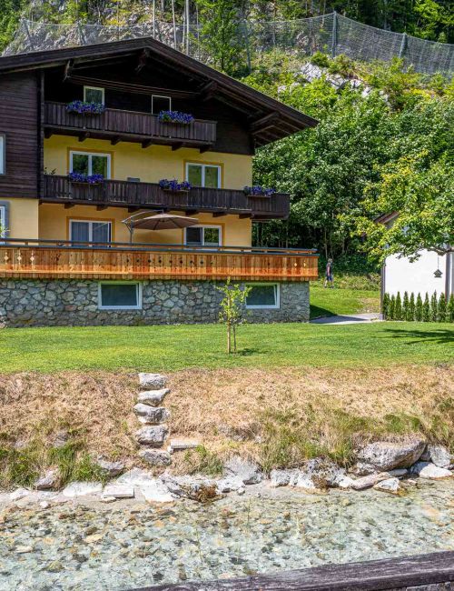 Klamm Lodge am Bach in Weißbach bei Lofer