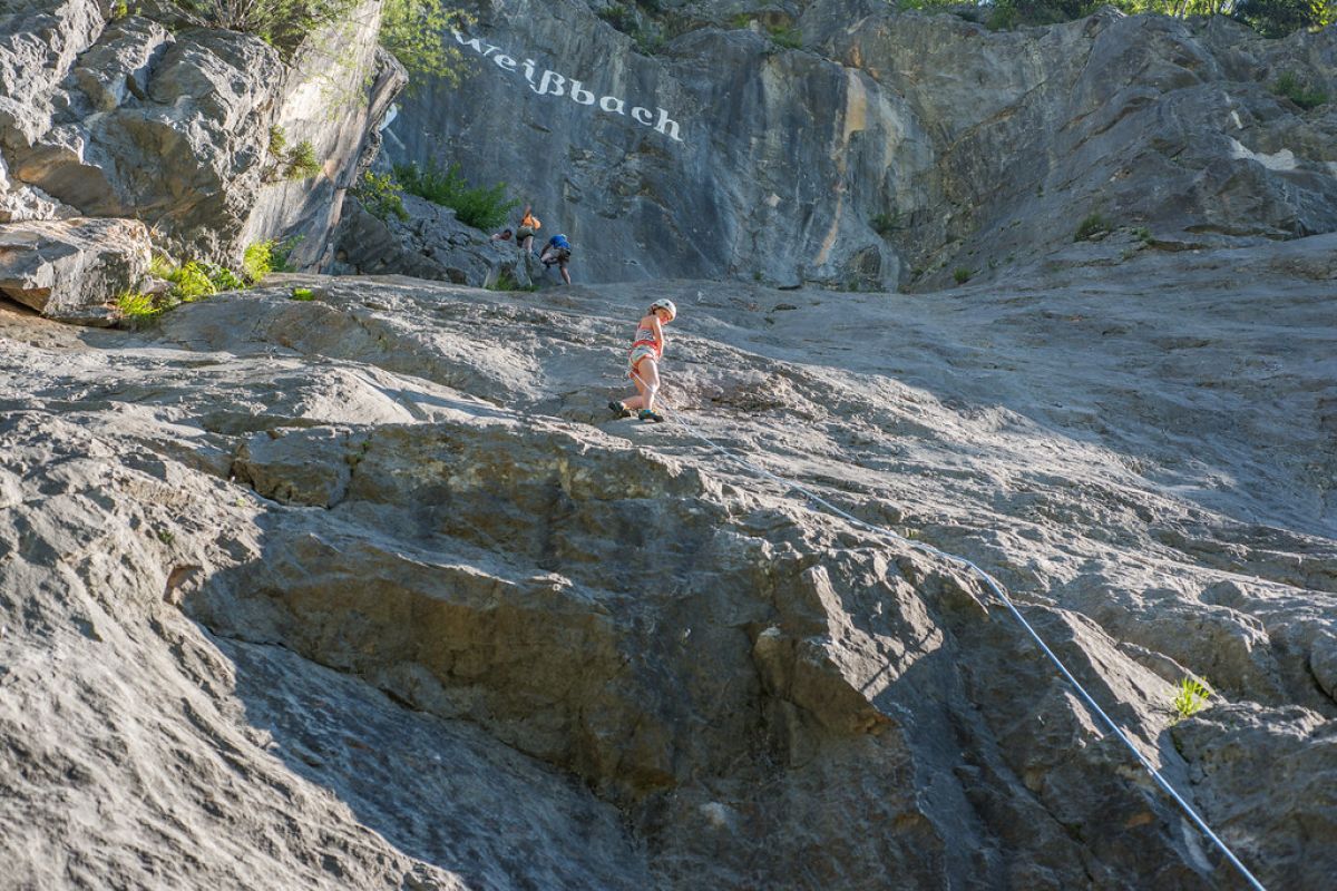 Kletterer beim Naturklettern in Weißbach